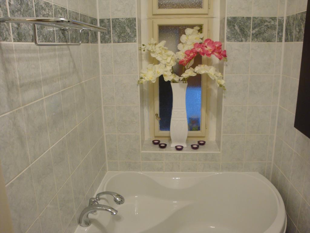 Apartment Themis كارلوفي فاري المظهر الخارجي الصورة