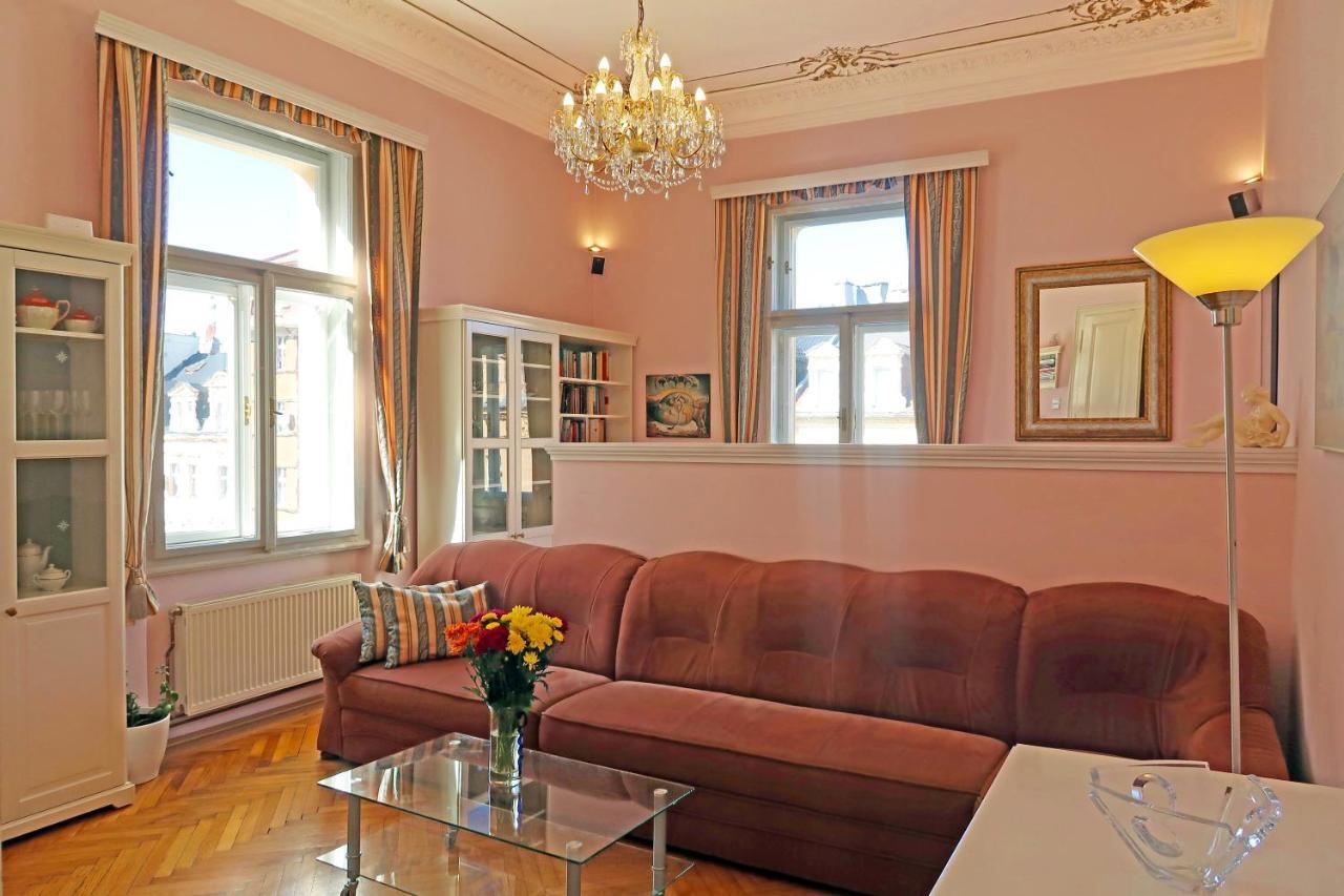 Apartment Themis كارلوفي فاري المظهر الخارجي الصورة