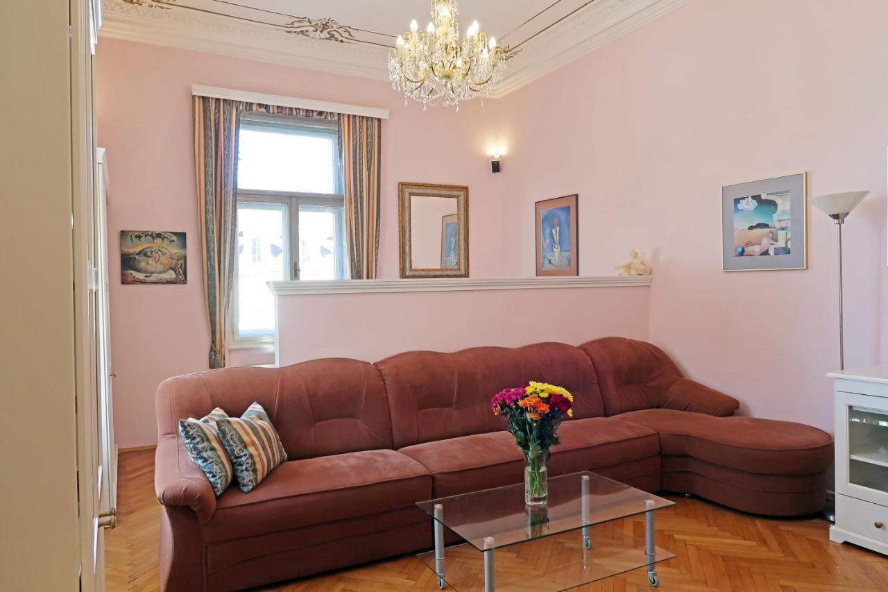 Apartment Themis كارلوفي فاري المظهر الخارجي الصورة