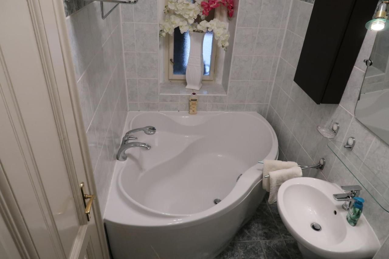 Apartment Themis كارلوفي فاري المظهر الخارجي الصورة