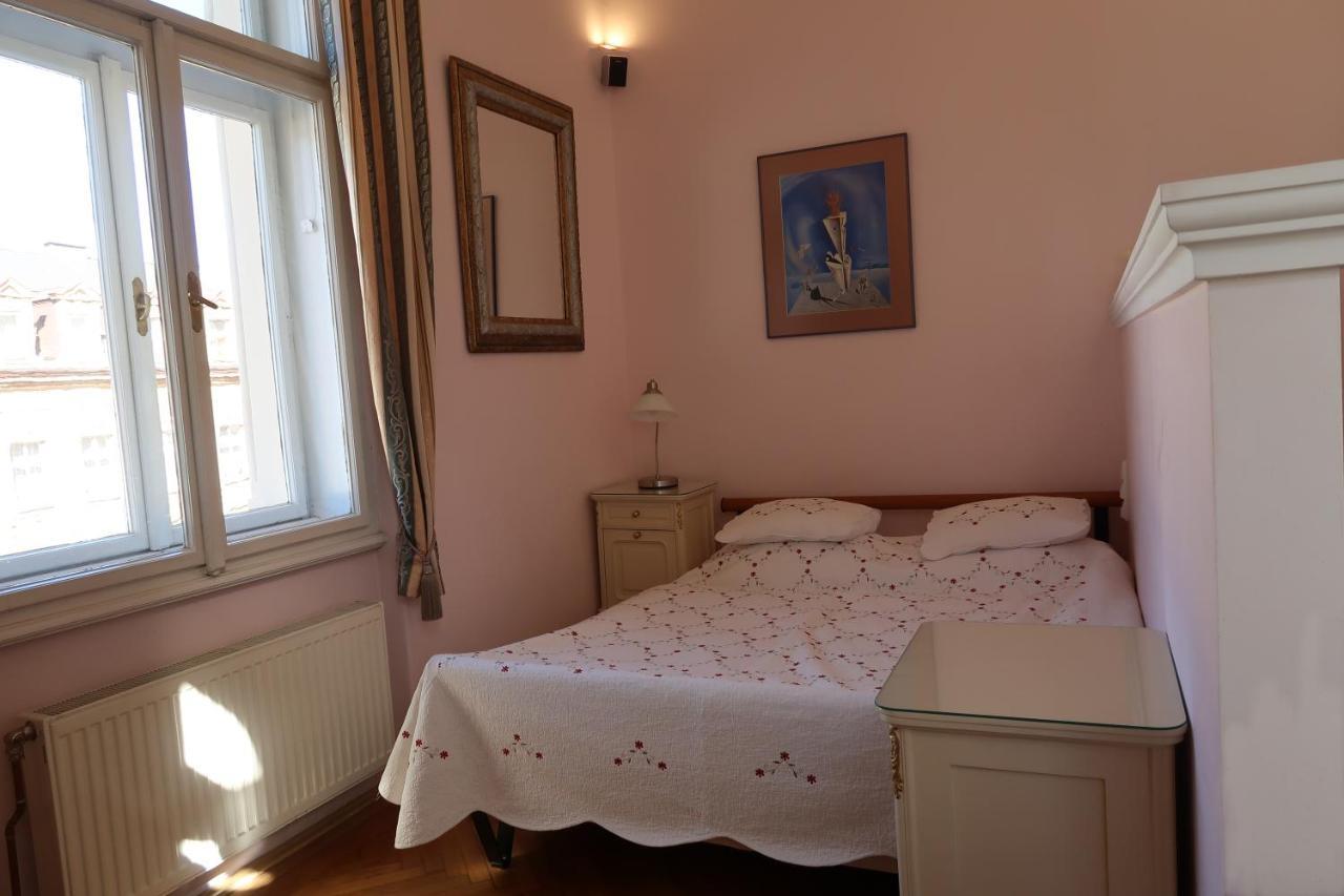 Apartment Themis كارلوفي فاري المظهر الخارجي الصورة