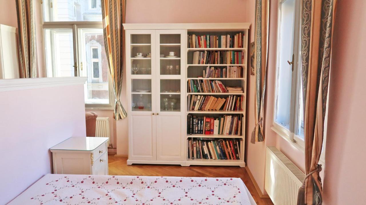 Apartment Themis كارلوفي فاري المظهر الخارجي الصورة