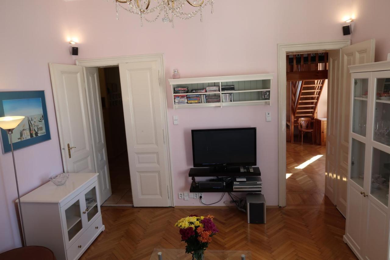 Apartment Themis كارلوفي فاري المظهر الخارجي الصورة