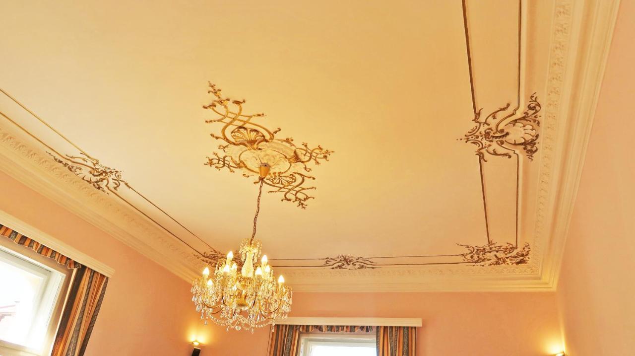 Apartment Themis كارلوفي فاري المظهر الخارجي الصورة