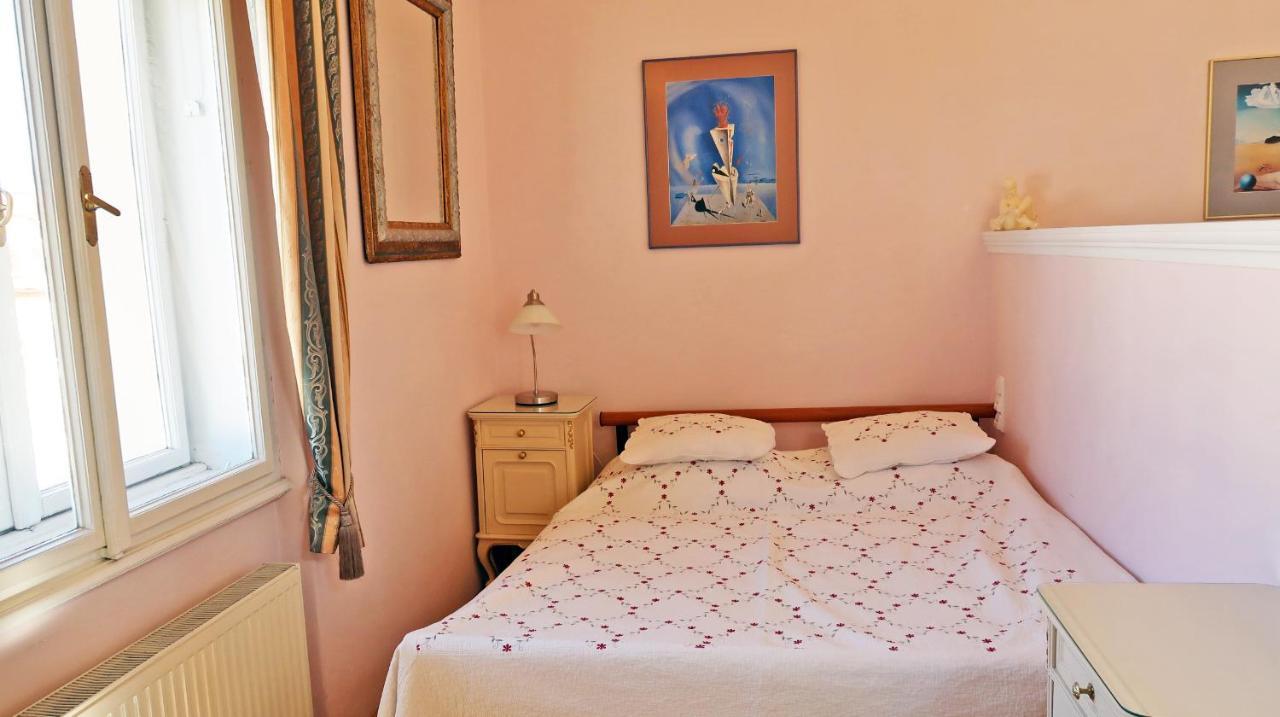 Apartment Themis كارلوفي فاري المظهر الخارجي الصورة